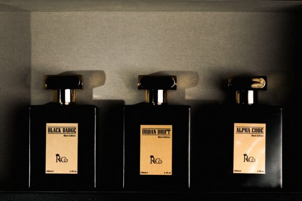 The Aura Box (Box + 3 perfumes + pen) - Image 4